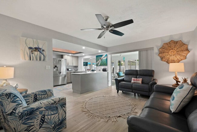 Building Photo - 7307 11th Ave W Unit ID1284307P