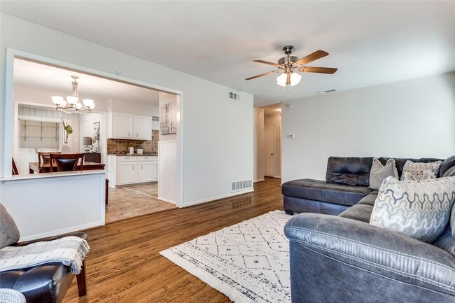 Photo - 3129 Old Orchard Rd