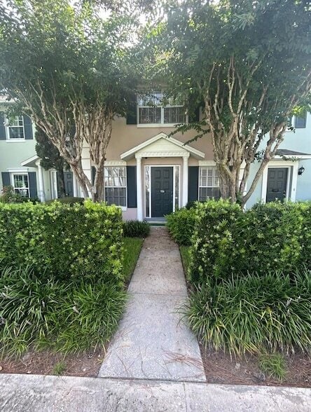 Building Photo - 106 S Primrose Dr