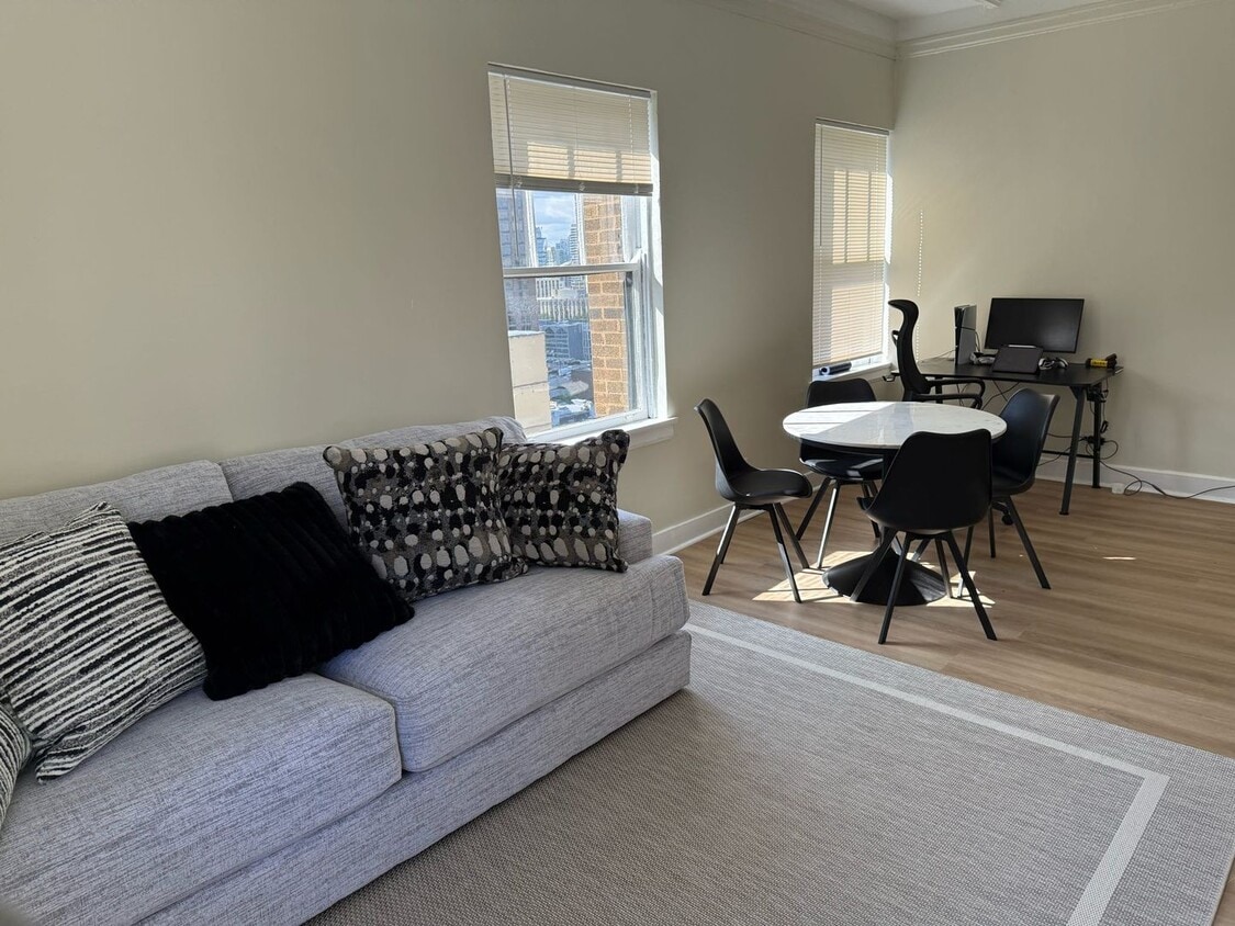 Floor Plan - Remodeled Studio Apartment on the Gold Coast