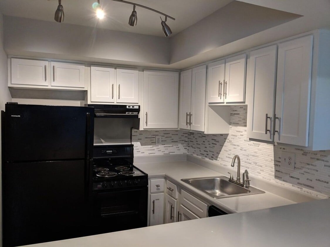 Floor Plan - 1 Bedroom Extra Large Studio - 2nd Floor - Deluxe