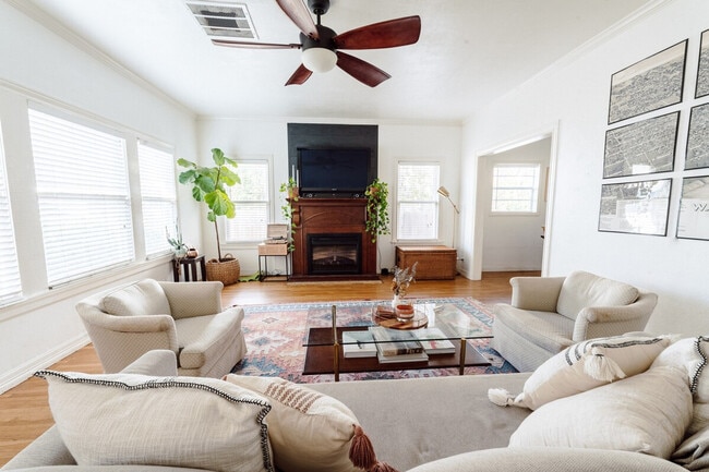 Photo - 1025 N 34th St Unit ID1352448P