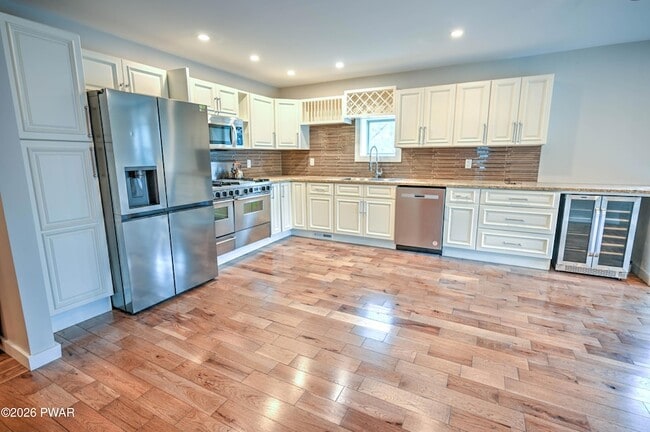 Photo - 628 Hudson St Unit 1