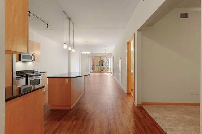 Photo - 401 N 2nd St