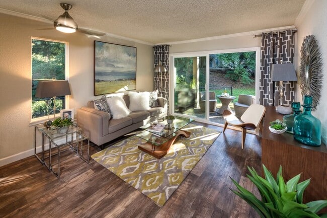 Photo - Vue Kirkland