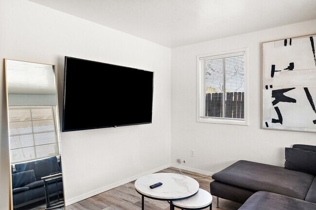 Photo - 639 W Pepper Pl Unit ID1244337P