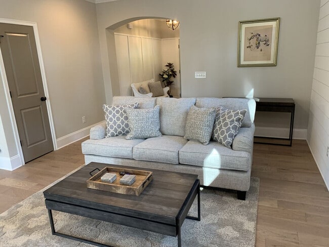 Building Photo - 4230 Old Cherokee St Unit ID1285718P