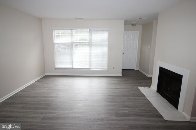 Photo - 1794 Bayley Ln