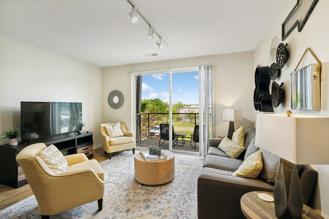 05_1800MarinasEdgeWay_2008_HiRes - Waterside at River Park Apartments