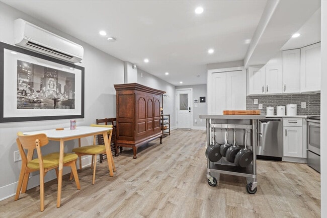 Photo - 2032 Flagler Pl NW Unit ID1037759P