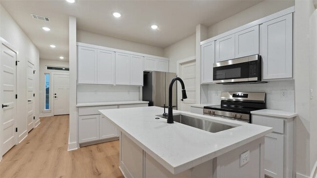 Photo - 1861 Lapis Ave