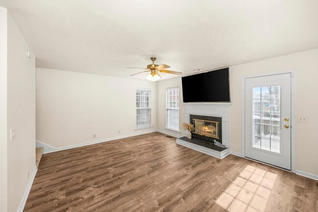 Building Photo - 7028 Sugarplum Rd