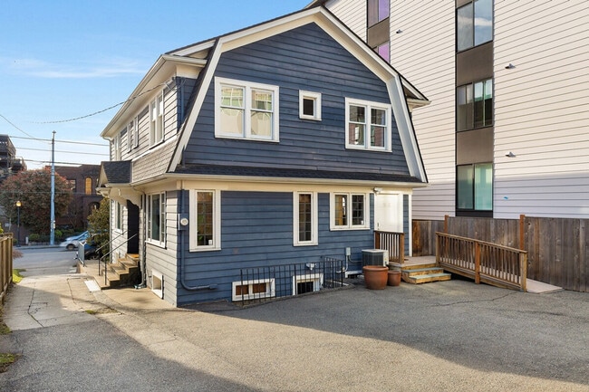 Photo - 1005 E Roy St Unit ID1035931P