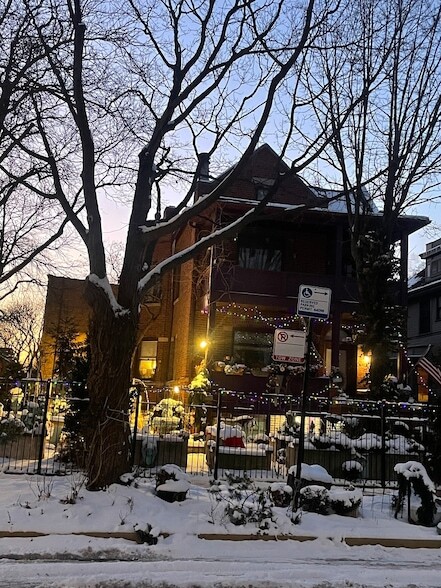 Building Photo - 5202 N Lakewood Ave Unit 2