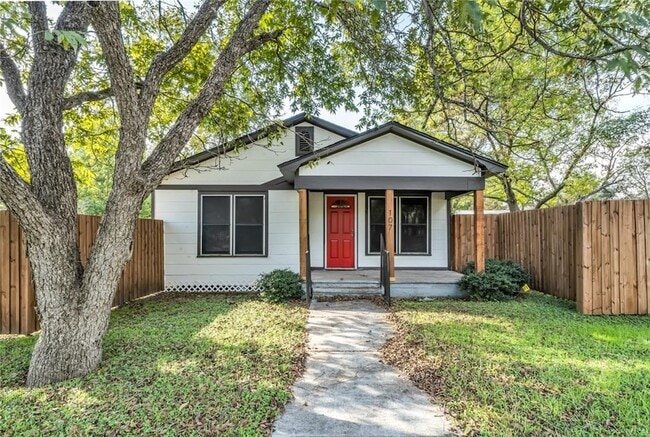 Building Photo - 107 N Banks St