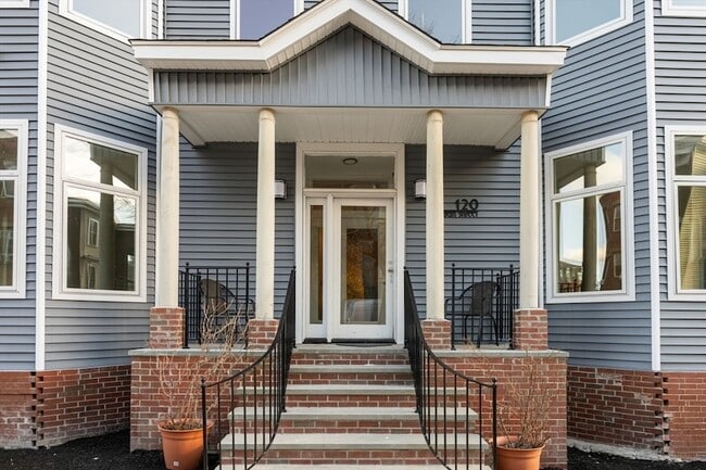 Photo - 120 Regent St Unit 5