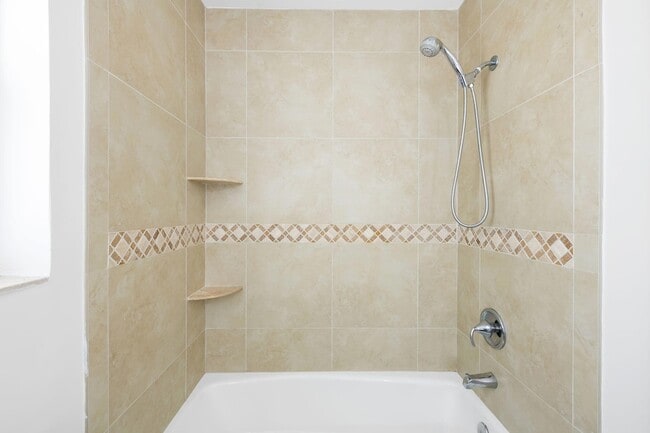 Photo - 580 SE 5th St
