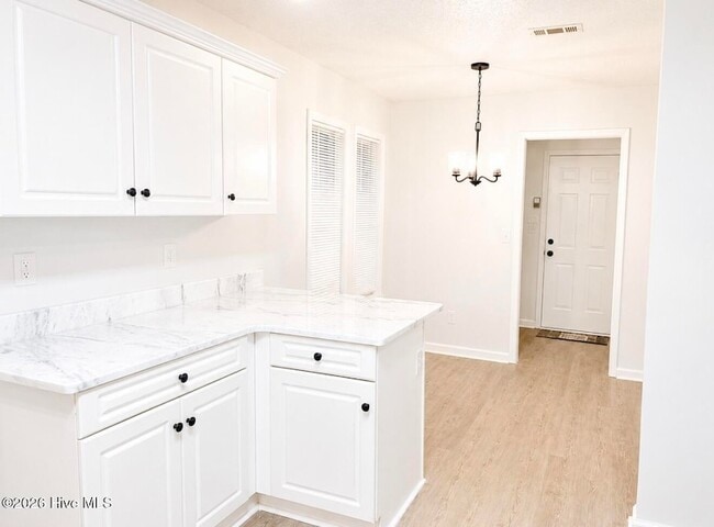 Photo - 607 Sunset Oaks Ln