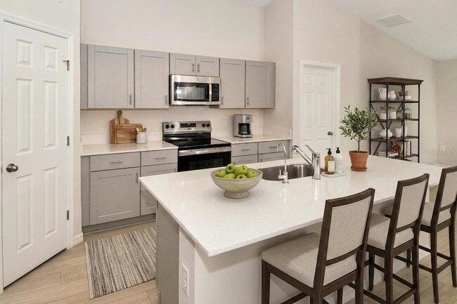 Building Photo - 2279 Canyon Oak Dr