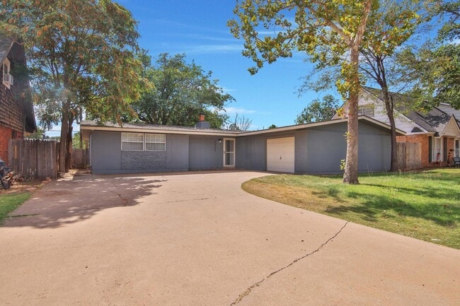 Building Photo - 2007 68th St