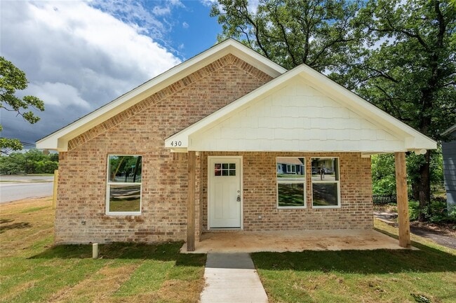 Photo - 430 E Hull St