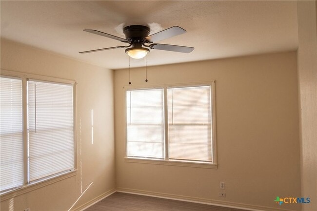 Photo - 204 Allen St