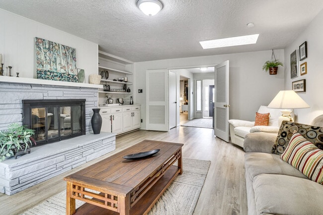 Photo - 3907 Solano Pl NE Unit SI ID1586968P