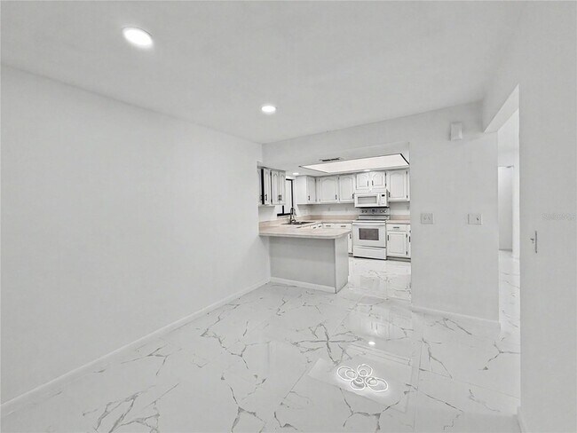 Photo - 2101 Hibiscus Rd