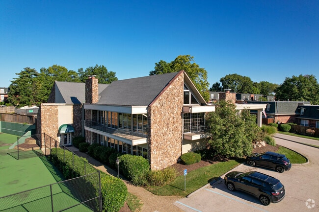 Building Photo - Retreat at Seven Trails