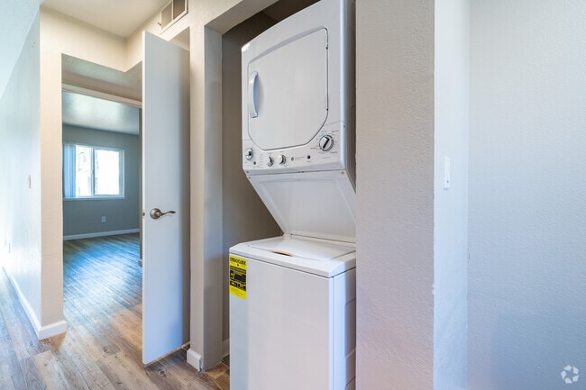 1BR,1BA Laundry - Americana Apartments