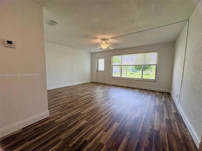 Photo - 140 NW 27th St