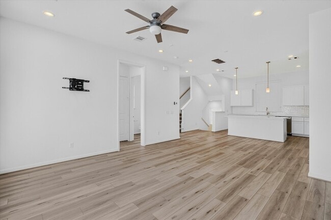 Photo - 1526 Ojeman Rd