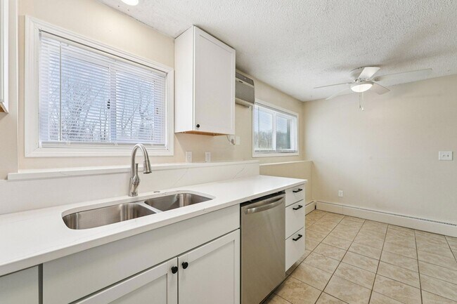 Photo - 17256 Kenyon St NE