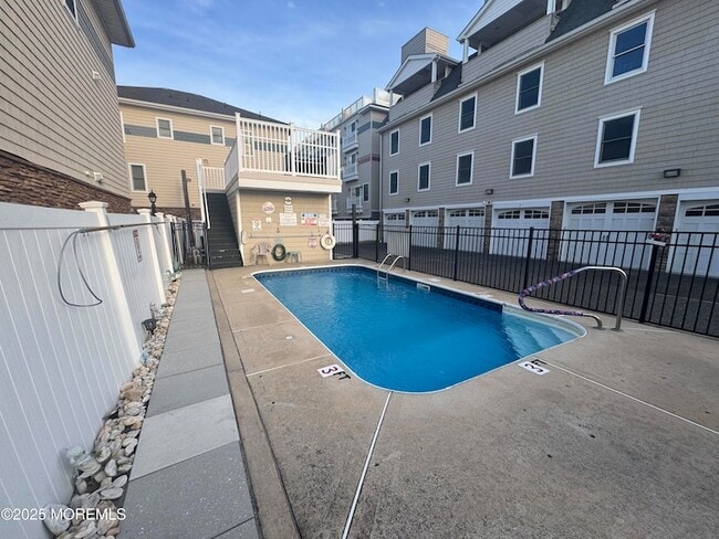 Building Photo - 30 Sumner Ave Unit 3