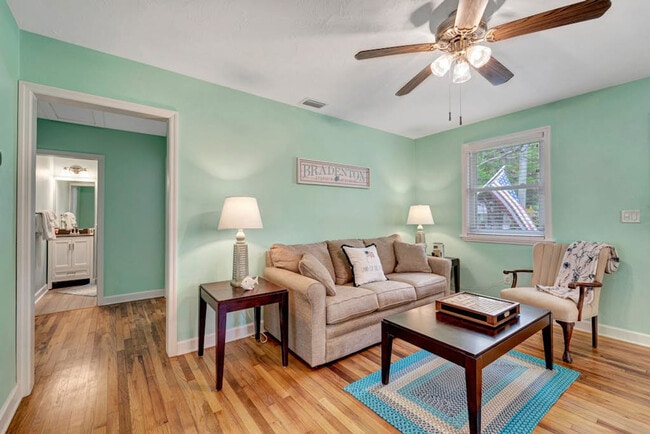 Photo - 1418 29th St W Unit SI ID1591398P