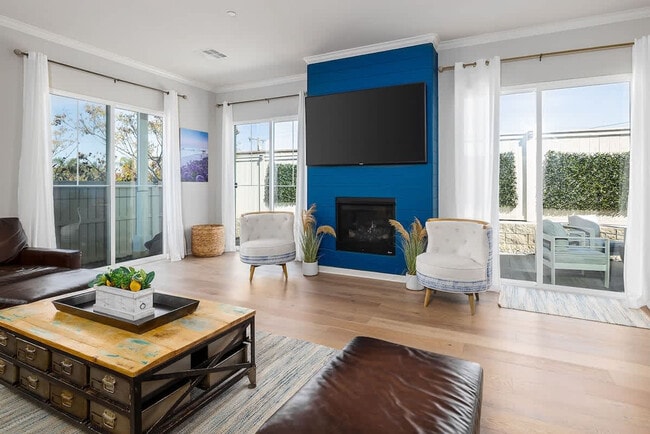 Building Photo - 1416 MacKinnon Ave Unit ID1292585P