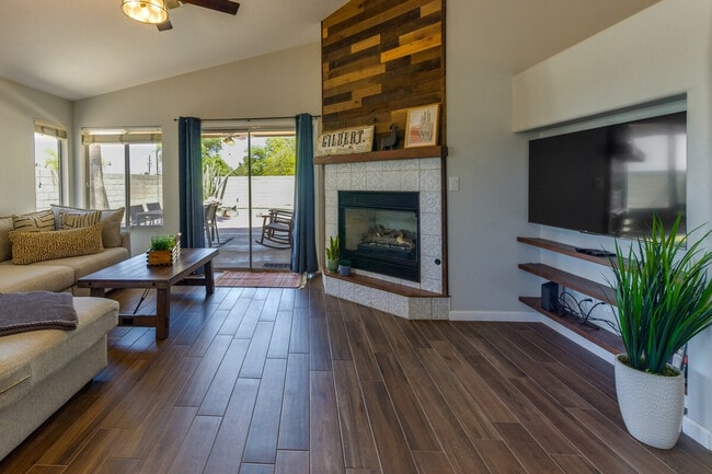 Building Photo - 2730 E Terrace Ave Unit SI ID1385842P