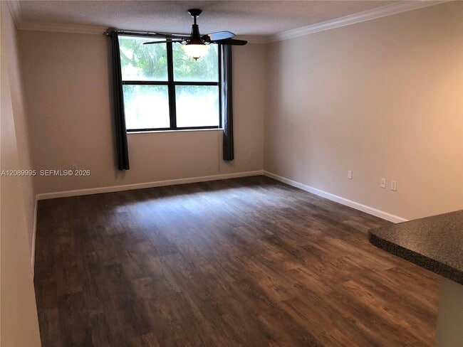 Photo - 1919 Van Buren St Unit 215