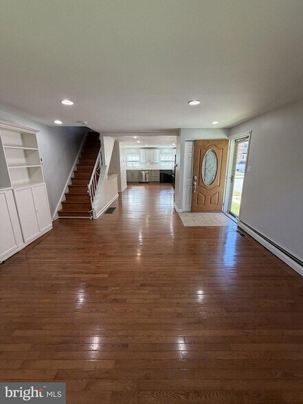 Photo - 7247 Valley Ave