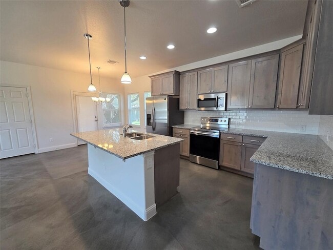 Photo - 800 Woodview Dr