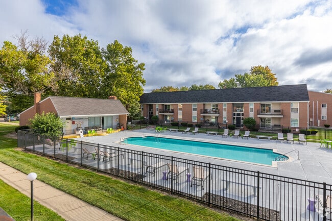Photo - Kings Pointe Apartments - Warren, MI