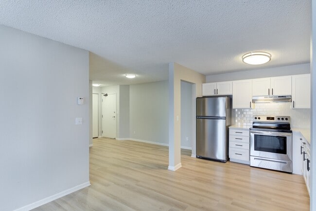 Living Area - Avana West Park