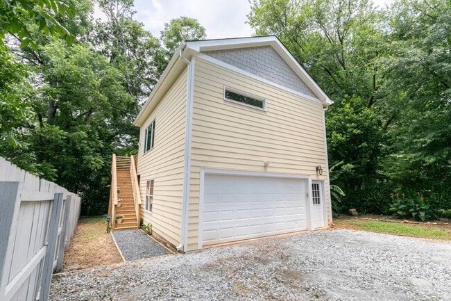 Photo - 1084 Sanders Ave SE Unit ID1261333P