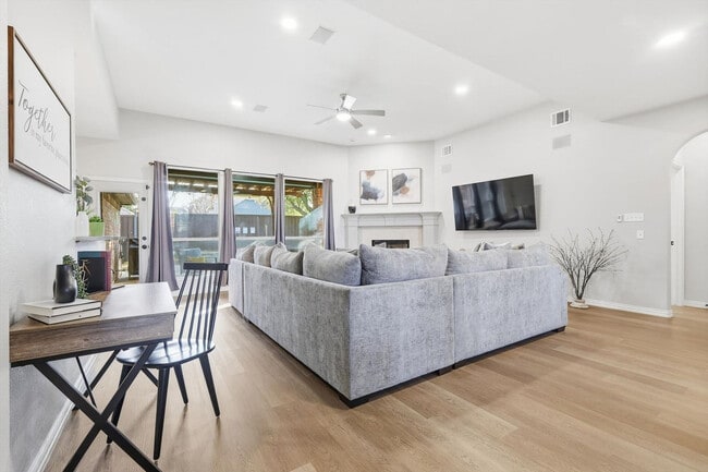 Photo - 2008 Vista Dr Unit ID1376585P