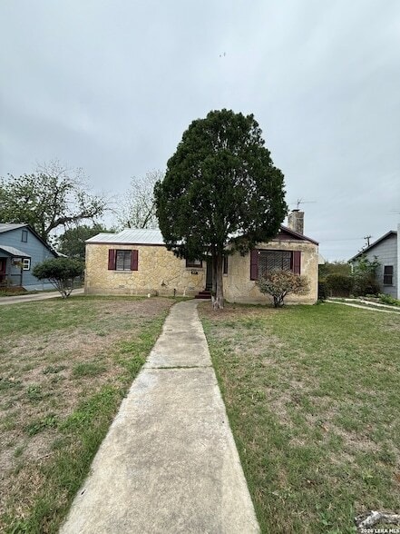 Building Photo - 374 Meredith Dr