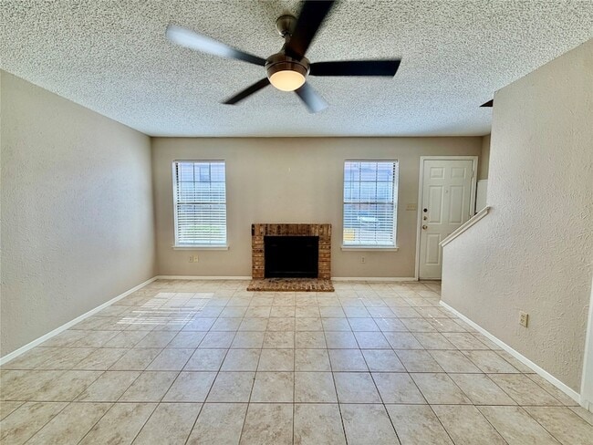 Building Photo - 1247 Dallas Dr