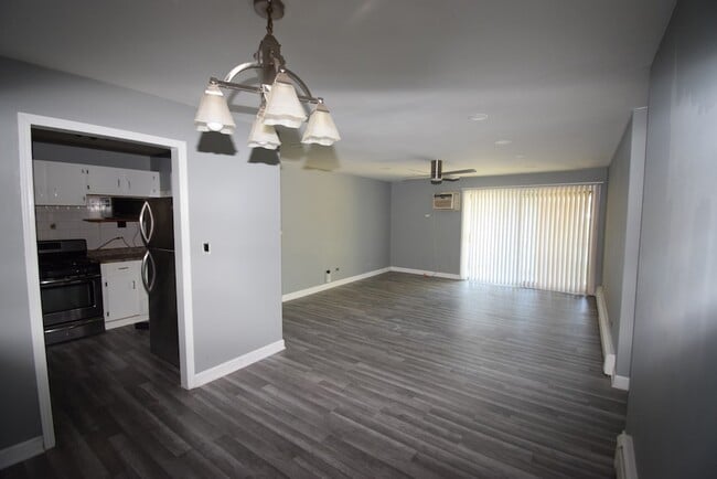 Photo - 9S070 Lake Dr Unit 201