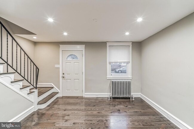 Photo - 3436 Barclay St