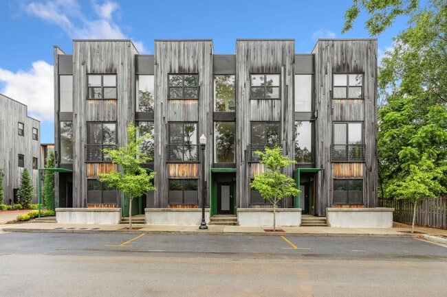 Photo - 319 NE B St Unit ID1221888P