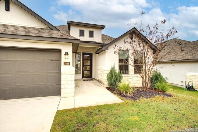 Photo - 1038 Cadogan Squire